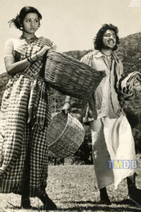 16 Vayathinile (1977)