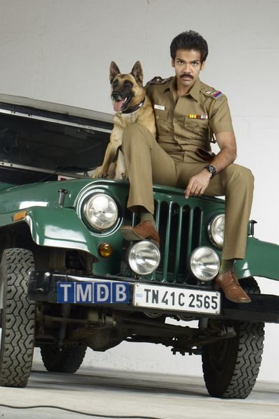 Naaigal Jaakirathai (2014)