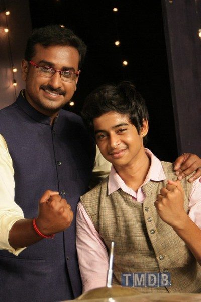 Puthiyathor Ulagam Seivom (2014)