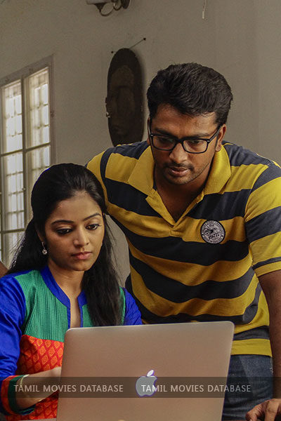 அதே கண்கள் / Adhe Kangal (2017)