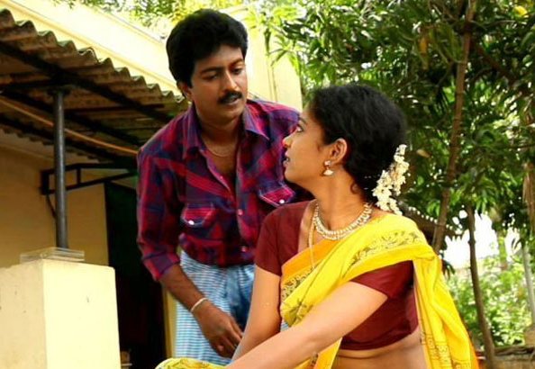 En Nenjai Thottaye (2014)